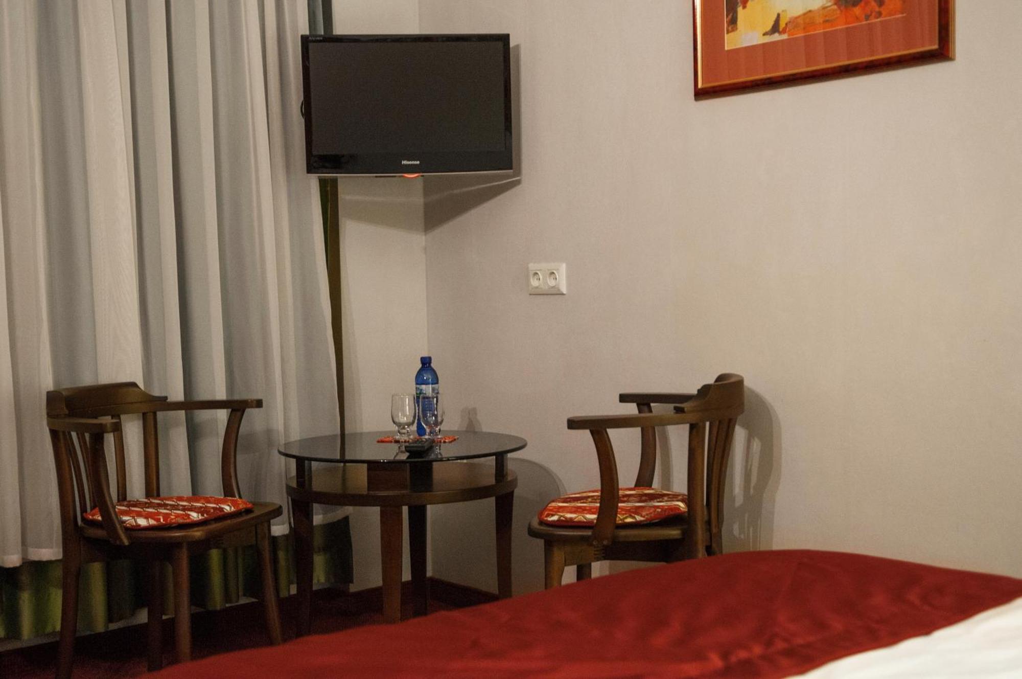 Prestige Palace - Esquisse Hotel Tbilisi Quarto foto