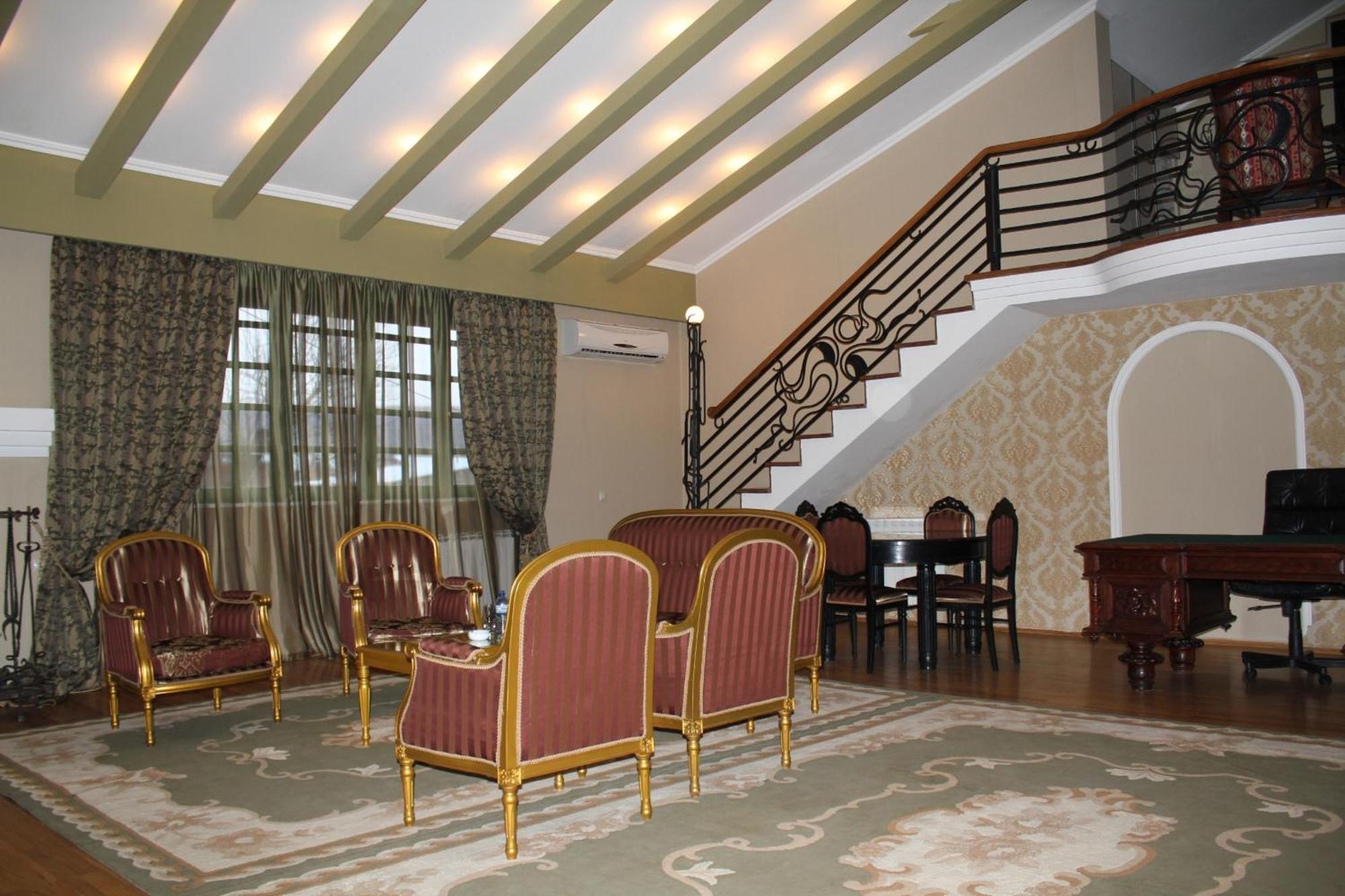 Prestige Palace - Esquisse Hotel Tbilisi Quarto foto